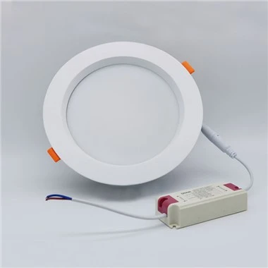 Zapuštěné stropní svítidlo LED v barvě světla 3 v 1