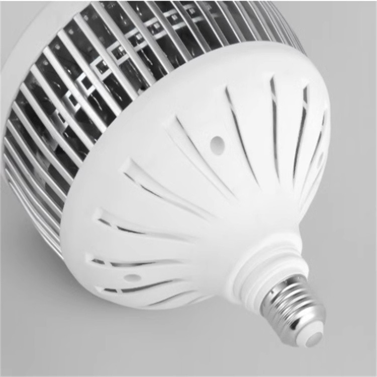 Aluminum Cover LED Bulb 3