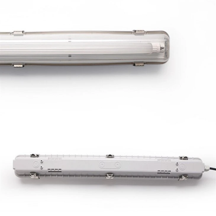 Tří{0}}odolné světlo 60 cm IP65 se dvěma LED trubicemi